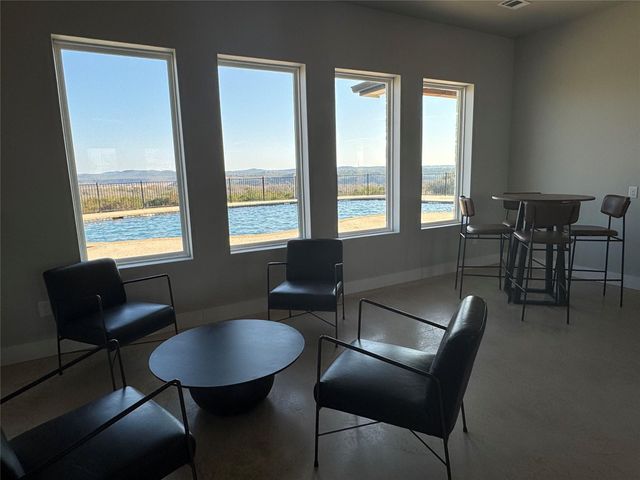 41 Hawthorne LN, Spicewood, TX 78669