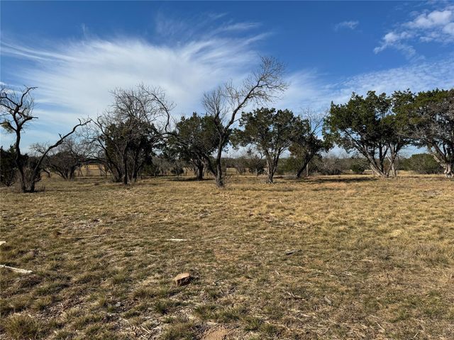 41 Hawthorne LN, Spicewood, TX 78669
