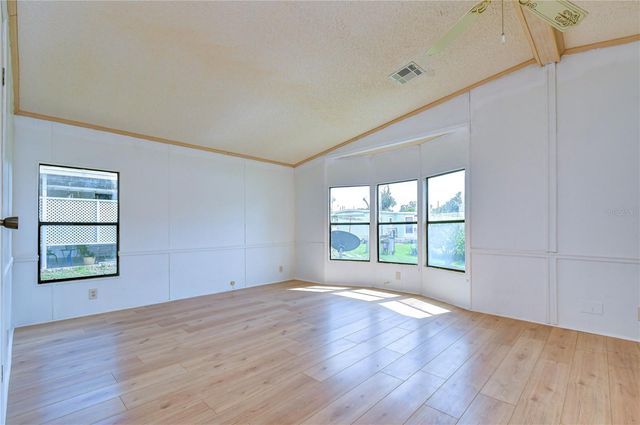 6055 CRESTVIEW LANE, Zephyrhills, FL 33542