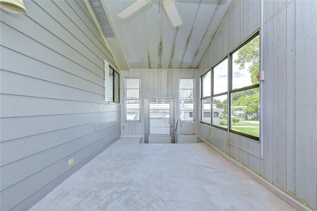 6055 CRESTVIEW LANE, Zephyrhills, FL 33542