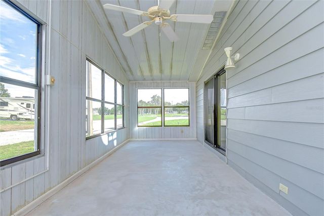 6055 CRESTVIEW LANE, Zephyrhills, FL 33542