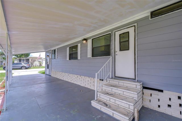 6055 CRESTVIEW LANE, Zephyrhills, FL 33542
