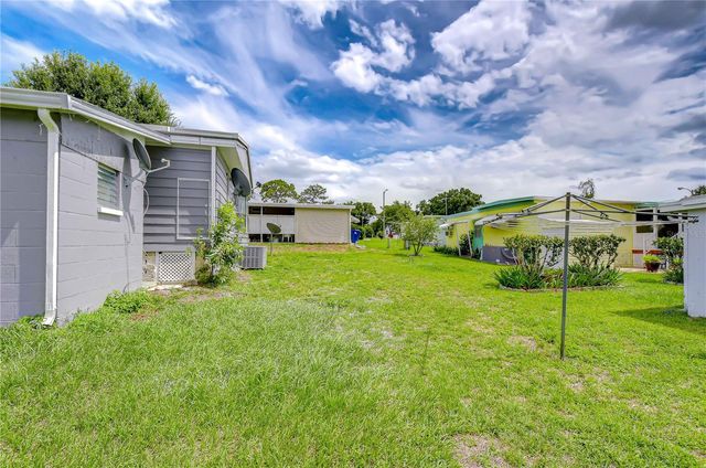 6055 CRESTVIEW LANE, Zephyrhills, FL 33542