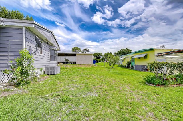 6055 CRESTVIEW LANE, Zephyrhills, FL 33542