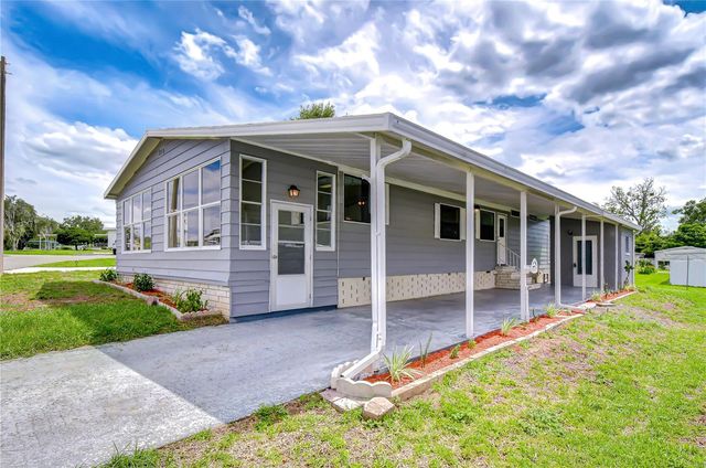 6055 CRESTVIEW LANE, Zephyrhills, FL 33542