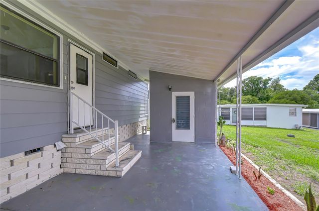 6055 CRESTVIEW LANE, Zephyrhills, FL 33542