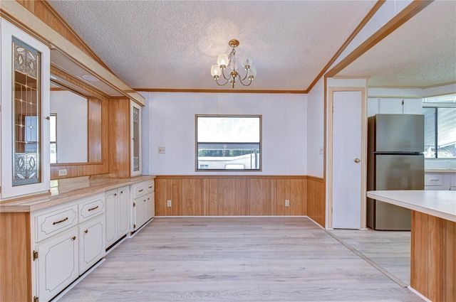 6055 CRESTVIEW LANE, Zephyrhills, FL 33542
