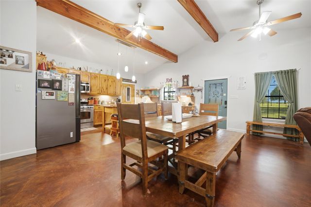 318 Grey Wolf LN, Bastrop, TX 78602