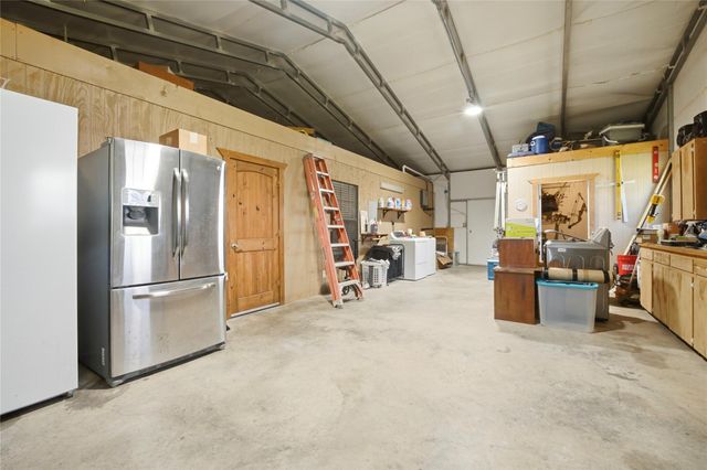 318 Grey Wolf LN, Bastrop, TX 78602