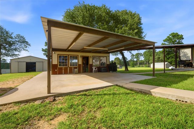 318 Grey Wolf LN, Bastrop, TX 78602