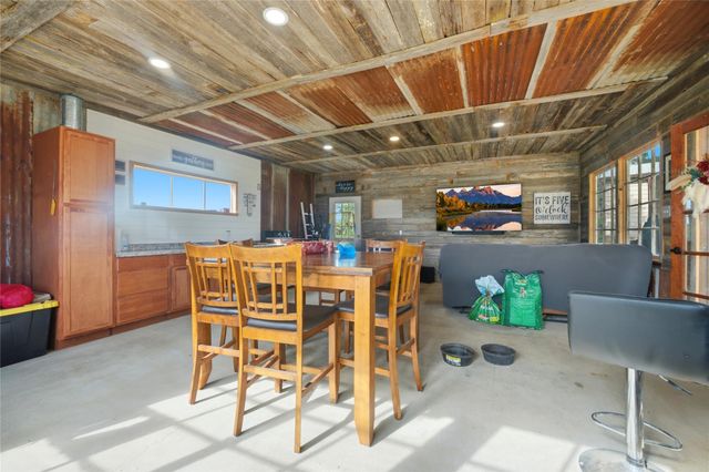 318 Grey Wolf LN, Bastrop, TX 78602