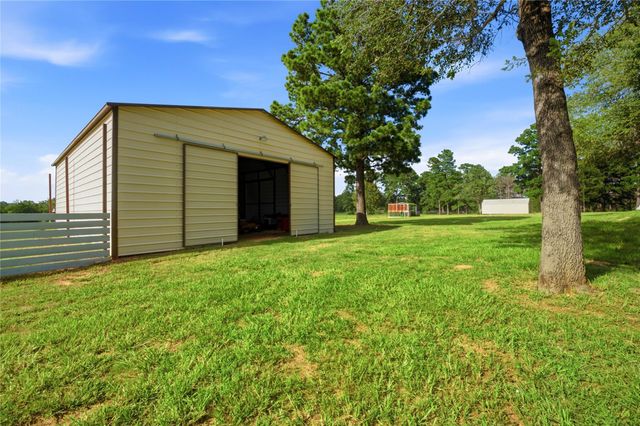 318 Grey Wolf LN, Bastrop, TX 78602