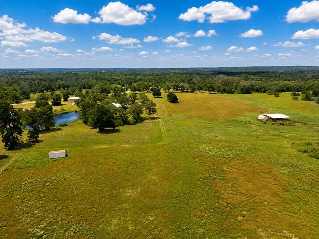 318 Grey Wolf LN, Bastrop, TX 78602