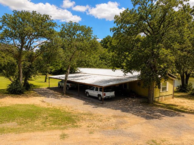 318 Grey Wolf LN, Bastrop, TX 78602