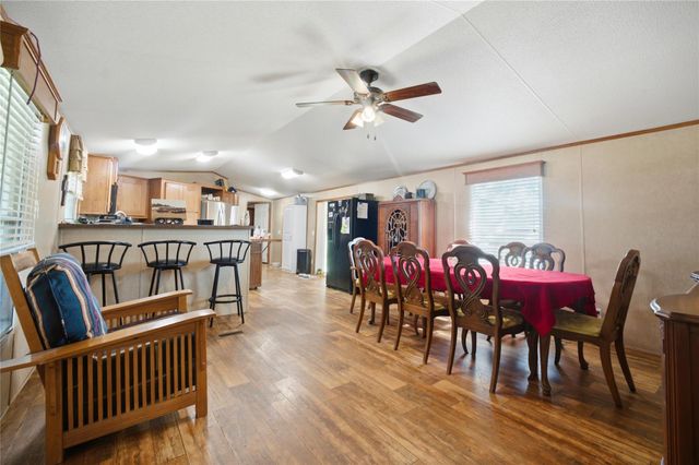 318 Grey Wolf LN, Bastrop, TX 78602