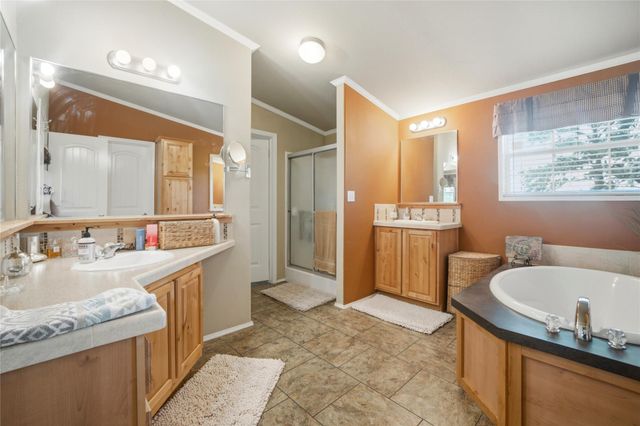318 Grey Wolf LN, Bastrop, TX 78602