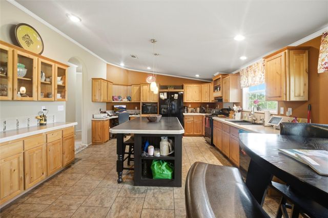 318 Grey Wolf LN, Bastrop, TX 78602
