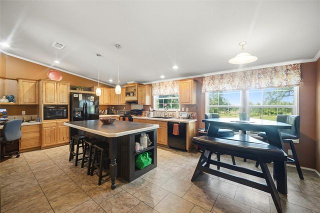 318 Grey Wolf LN, Bastrop, TX 78602