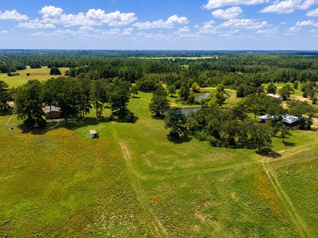 318 Grey Wolf LN, Bastrop, TX 78602