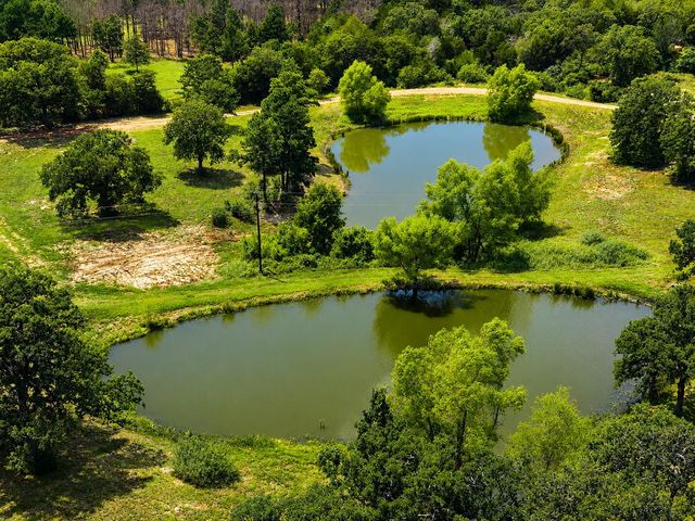318 Grey Wolf LN, Bastrop, TX 78602