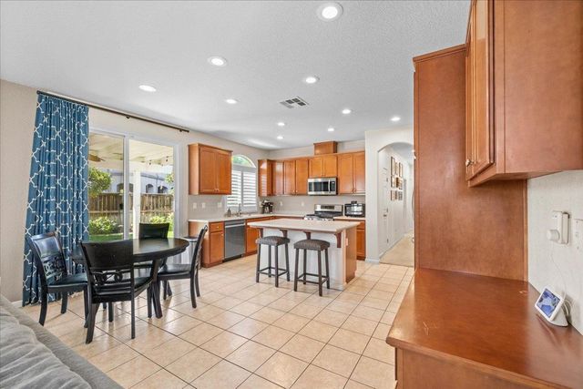 10208 Abbott St, Stockton, CA 95209