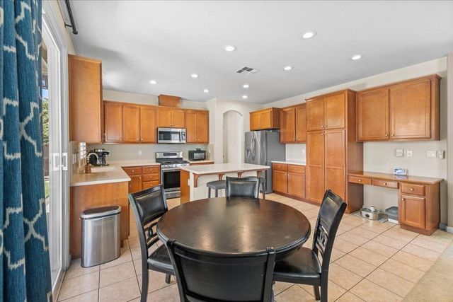 10208 Abbott St, Stockton, CA 95209