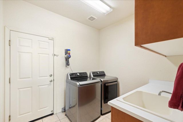 10208 Abbott St, Stockton, CA 95209