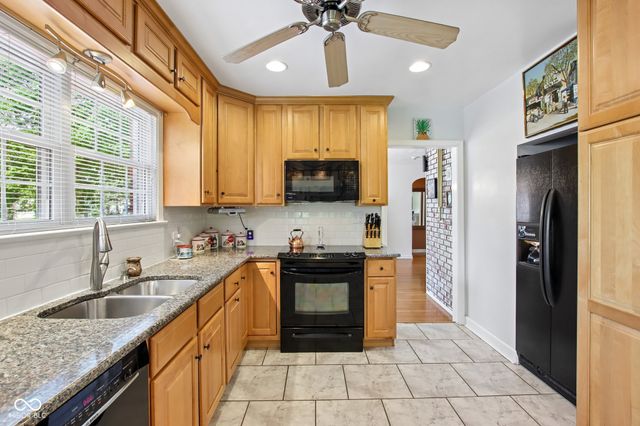 8103 E 10th Street, Indianapolis, IN 46219