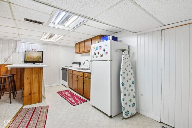 8103 E 10th Street, Indianapolis, IN 46219