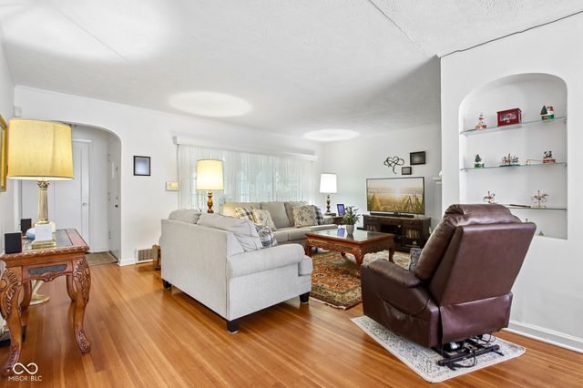 8103 E 10th Street, Indianapolis, IN 46219