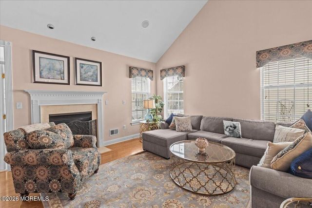 6 Marbella Court, Hamilton, NJ 08691