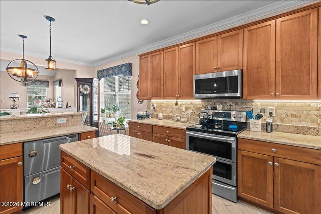 6 Marbella Court, Hamilton, NJ 08691