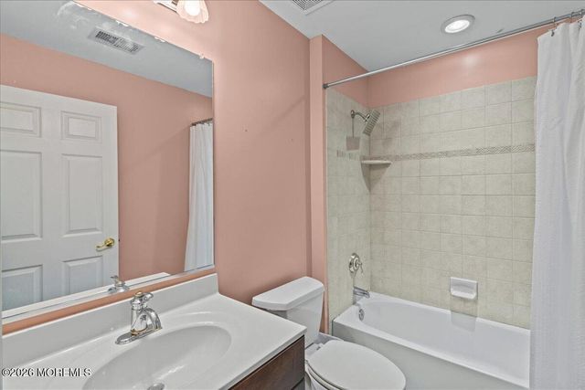 6 Marbella Court, Hamilton, NJ 08691