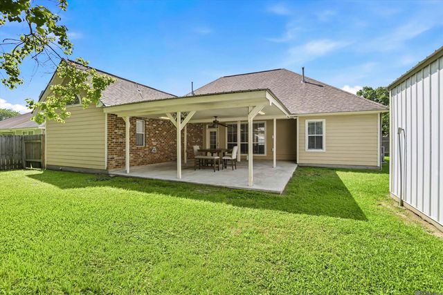 43464 N Great Oak Ct, Prairieville, LA 70769