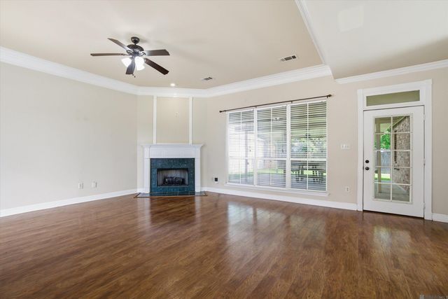 43464 N Great Oak Ct, Prairieville, LA 70769