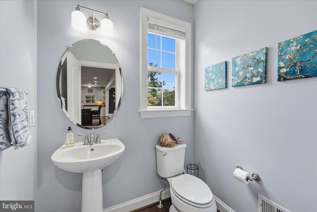 9049 STONE CREST DR, Warrenton, VA 20186