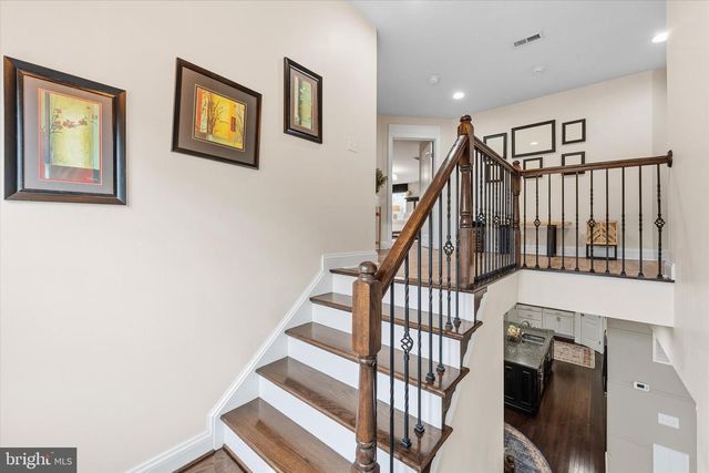 9049 STONE CREST DR, Warrenton, VA 20186