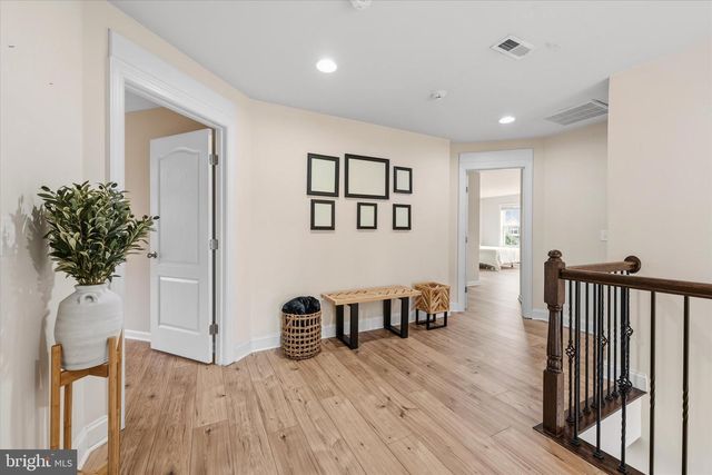 9049 STONE CREST DR, Warrenton, VA 20186