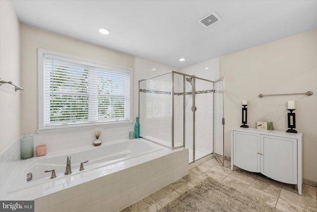 9049 STONE CREST DR, Warrenton, VA 20186
