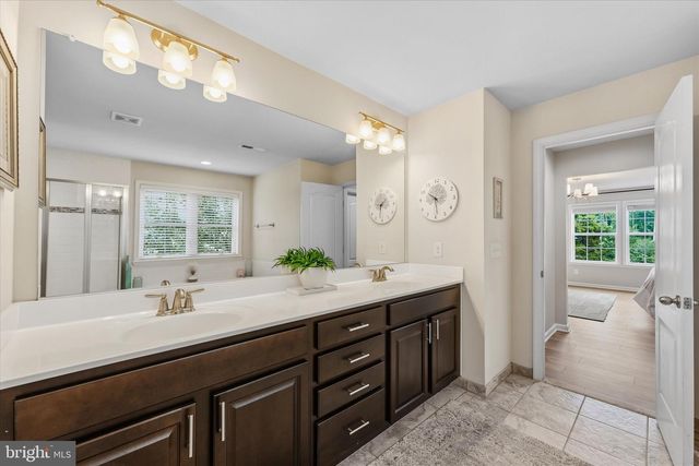 9049 STONE CREST DR, Warrenton, VA 20186