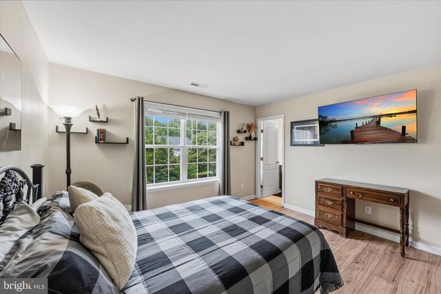 9049 STONE CREST DR, Warrenton, VA 20186