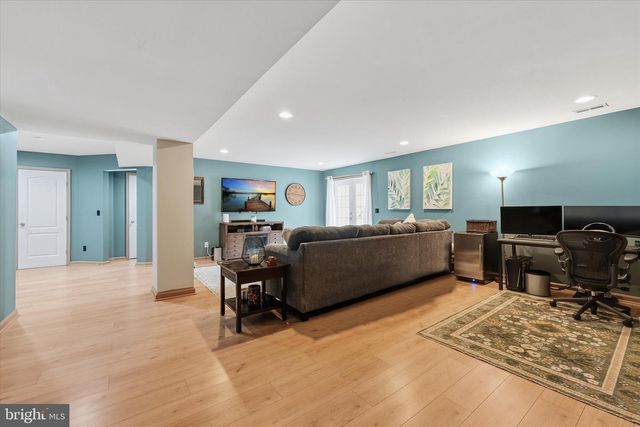 9049 STONE CREST DR, Warrenton, VA 20186
