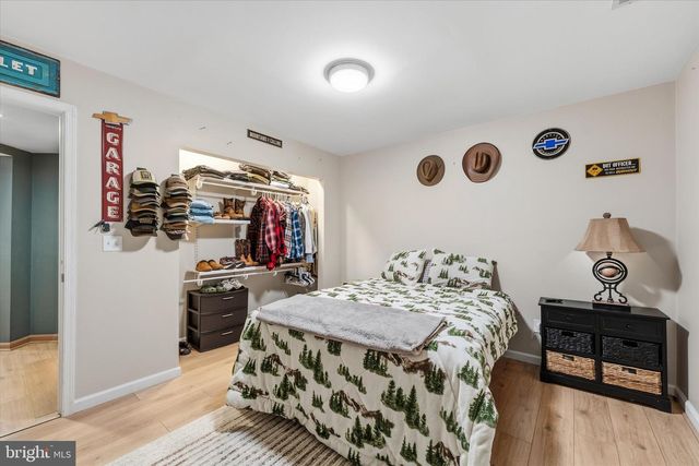 9049 STONE CREST DR, Warrenton, VA 20186