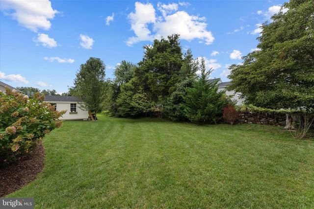 9049 STONE CREST DR, Warrenton, VA 20186