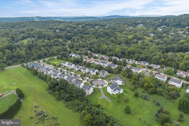 9049 STONE CREST DR, Warrenton, VA 20186