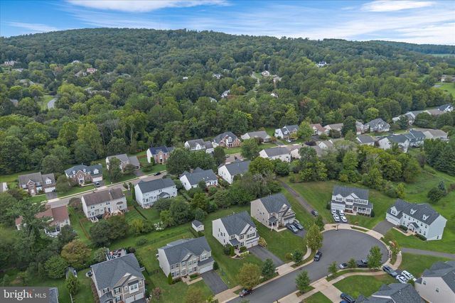 9049 STONE CREST DR, Warrenton, VA 20186
