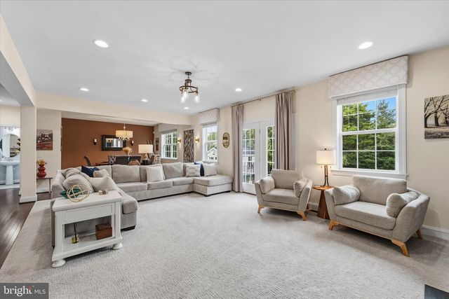 9049 STONE CREST DR, Warrenton, VA 20186