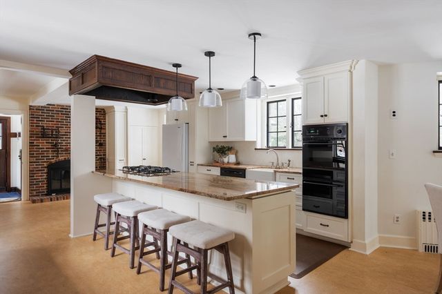 3 Evergreen Ln, Hingham, MA 02043