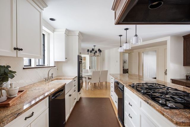 3 Evergreen Ln, Hingham, MA 02043