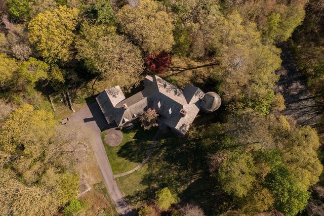 3 Evergreen Ln, Hingham, MA 02043